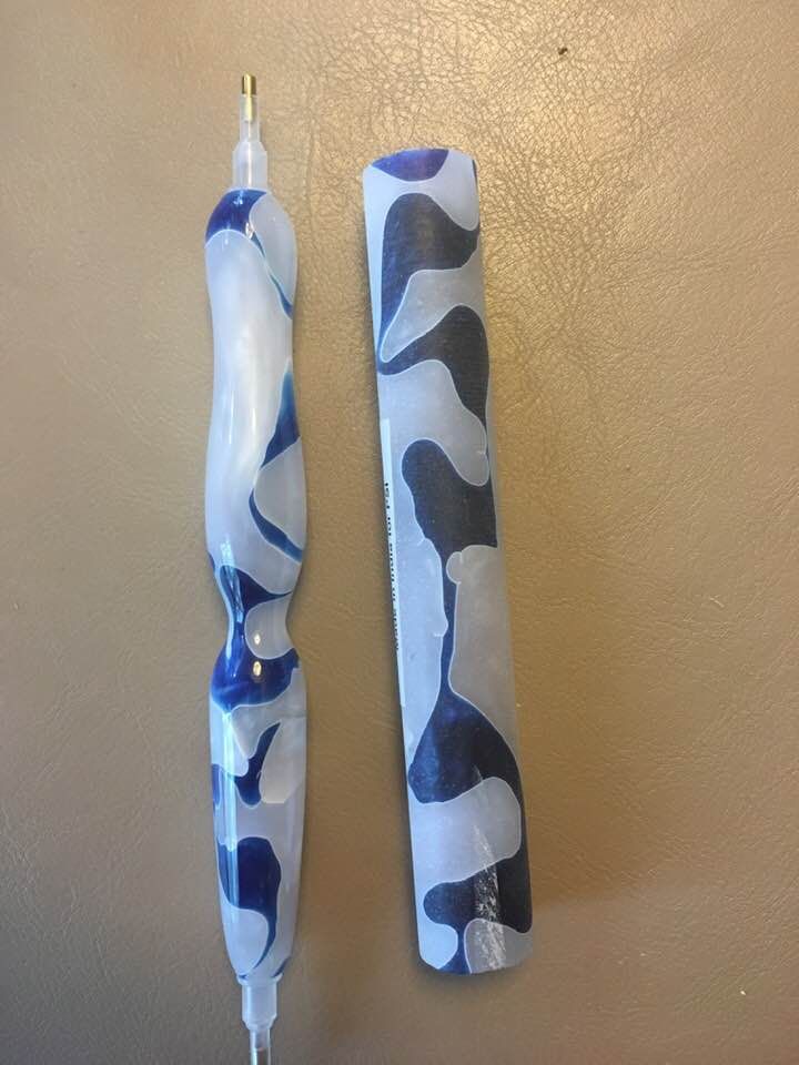 Blue and White Swirl - Handcrafted Custom Diamond Painting Pen