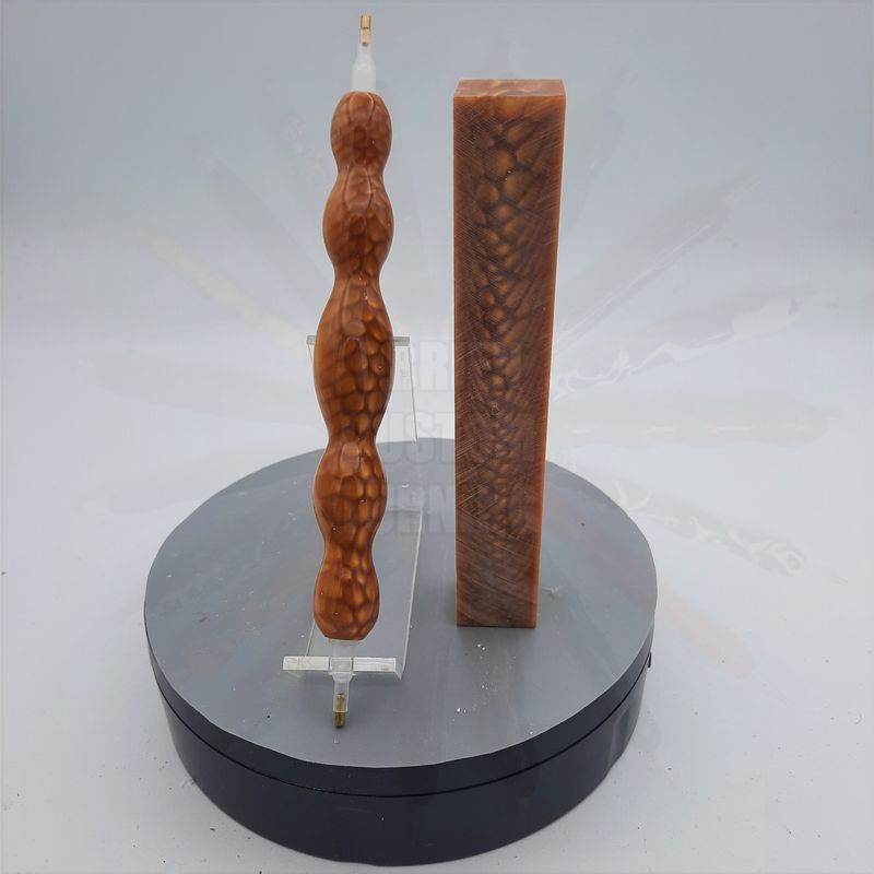 Juma Gilded Scales (Gold) - Handcrafted Custom Diamond Painting Pen
