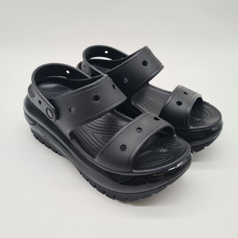 Crocs Classic Mega Crush Sandalen – Schwarze Plateau-Sandalen mit maximalem Style, Größe 10 (41-42)