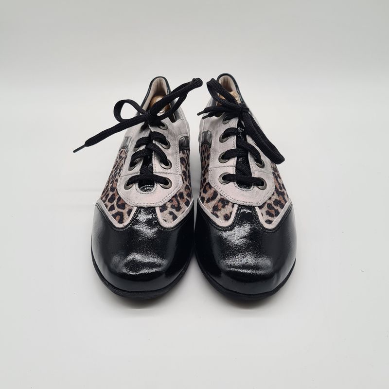 Waldläufer Damen-Komfort-Sneaker – Schwarzes Lackleder & Leo-Print