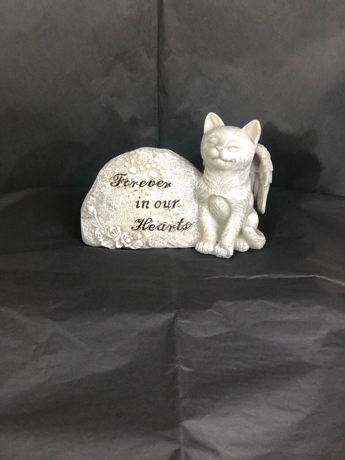 Sympathy cat statue
