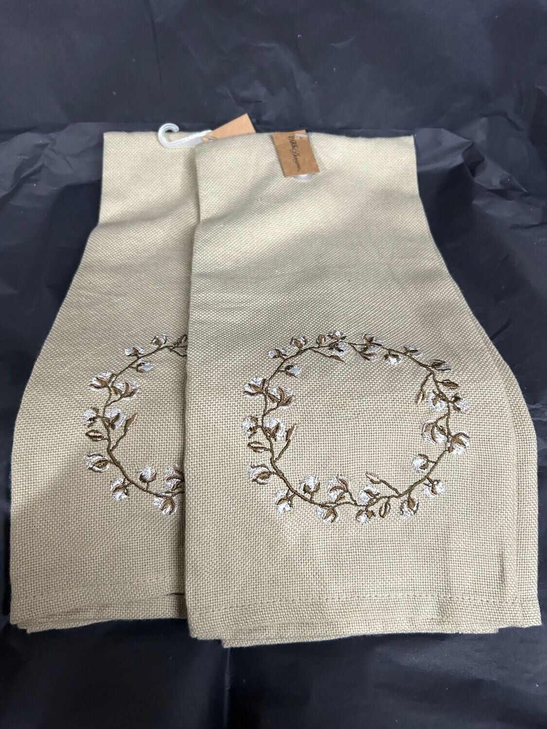 Cotton wreath dishtowel