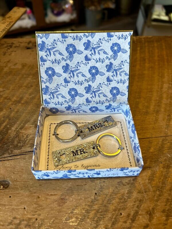 Mr & Mrs keychains