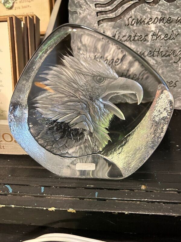 Eagle paper weight