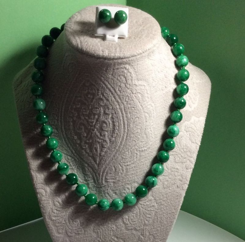 Green Jade Round 18"Gemstone Necklace  Set