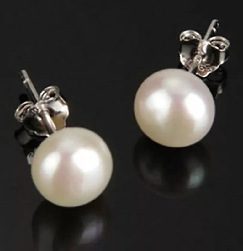 Natural White Freshwater Cultured Pearl 8-9mm