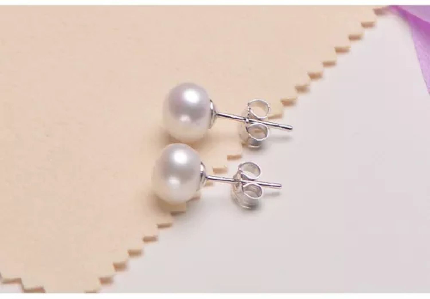 Real Natural  White Freshwater 6mm Pearl Silver Stud
