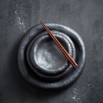 Yegam - Piatto Pietra Lunare coupe 16 cm Nero Lek