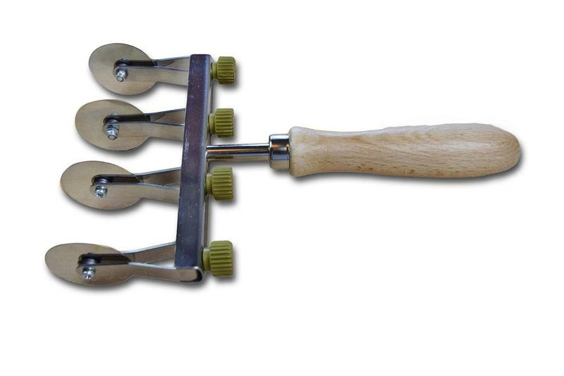 Rotella Tagliapasta 4 Lame Dentate - Elettro Center