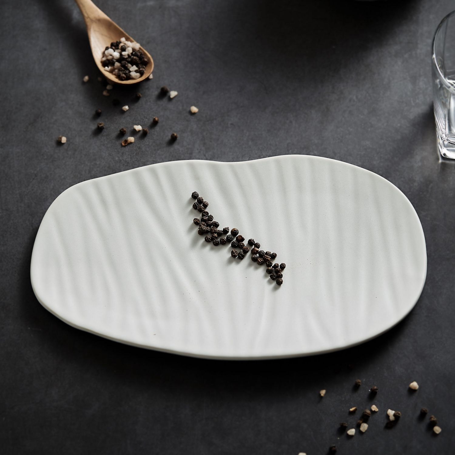 Yegam - Piatto ovale 26 cm Lek