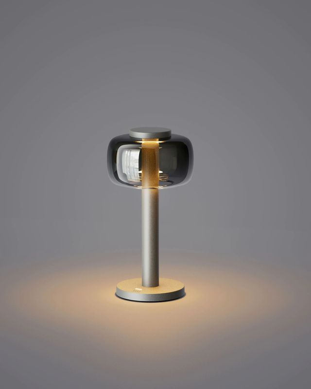 Lampada da Tavolo Ricaricabile LED, Argento Opaco, Trasparente - Odeon - ELLE Decoration