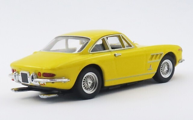 FERRARI 330 GTC - Ruote a raggi 1967 - Giallo / Yellow