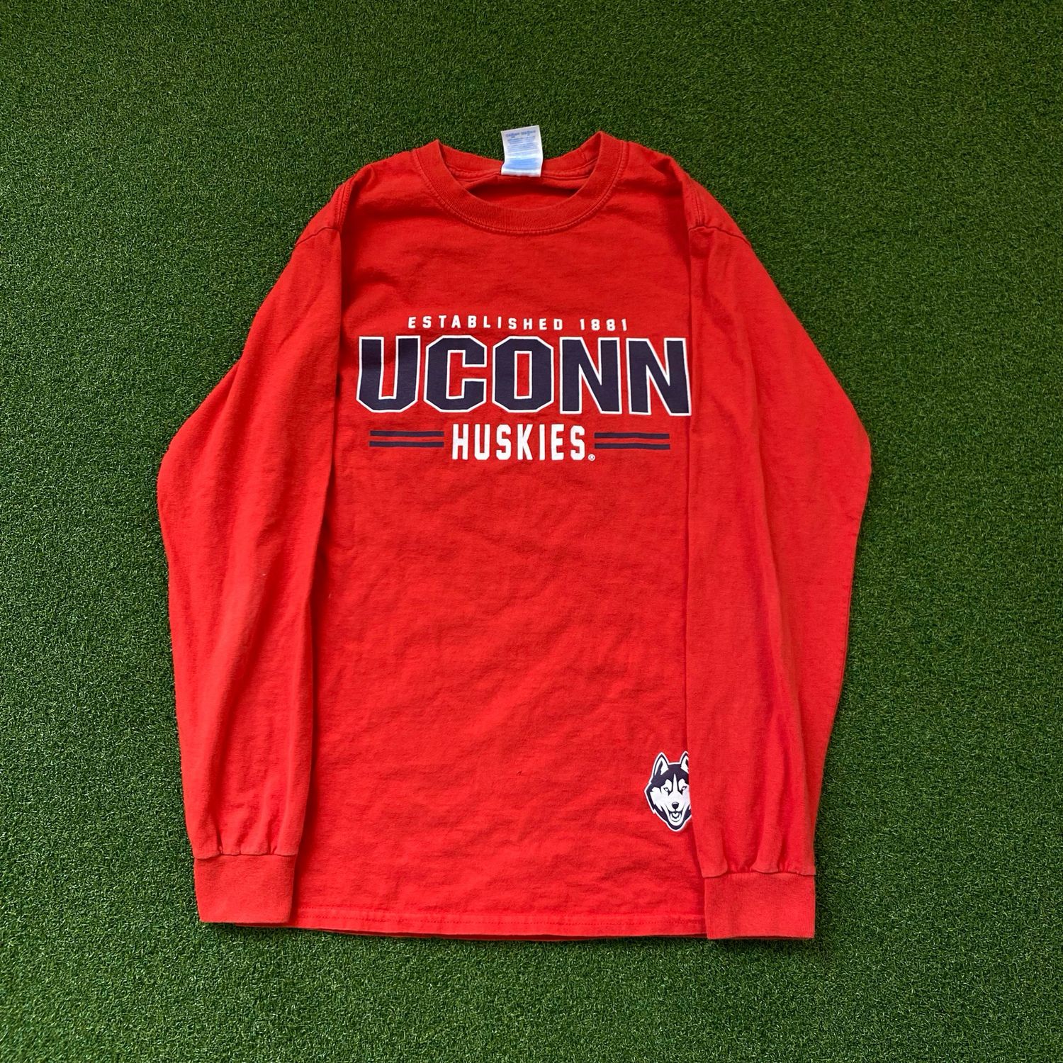 Red Huskies Longsleeve Vintage Tee