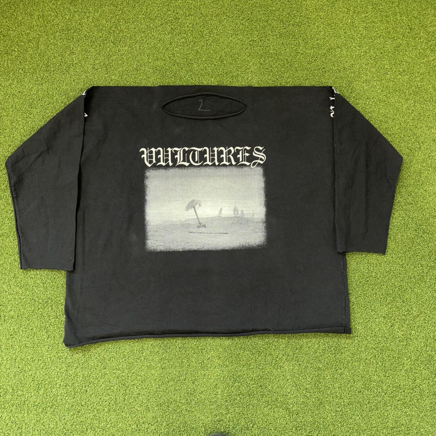 Vultures Long T (Black)