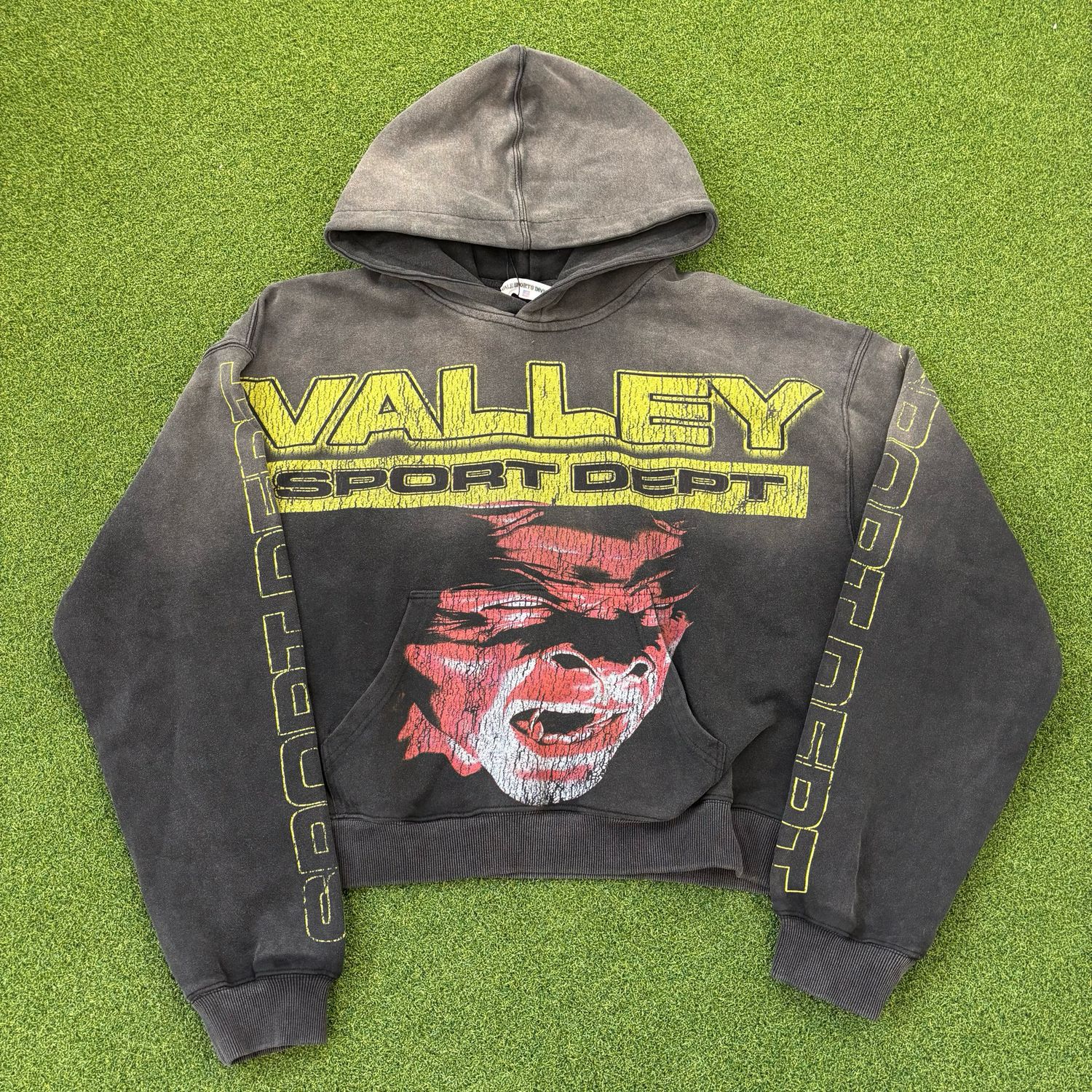 Vale Hellboy Pullover