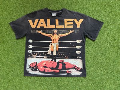 Vale Jesus Hardy Black Tee