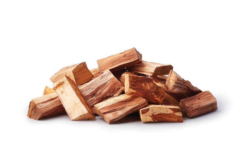 Napoleon pruimen wood chunks 1,5 kg voor zoete, fruitige rooksmaak bij barbecue en roken.