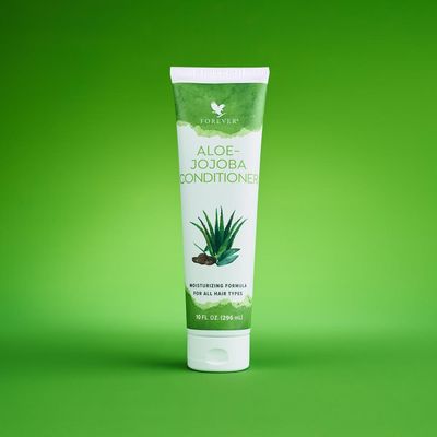 Forever, ALOE-JOJOBA CONDITIONER, Moisturizing Formula For All Hair Types - 10 fl. oz. (296 mL)