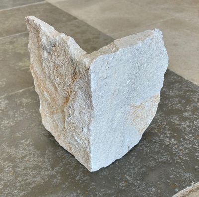 PIERRE SAVANE CORNER FACING – Price / Linear Meter