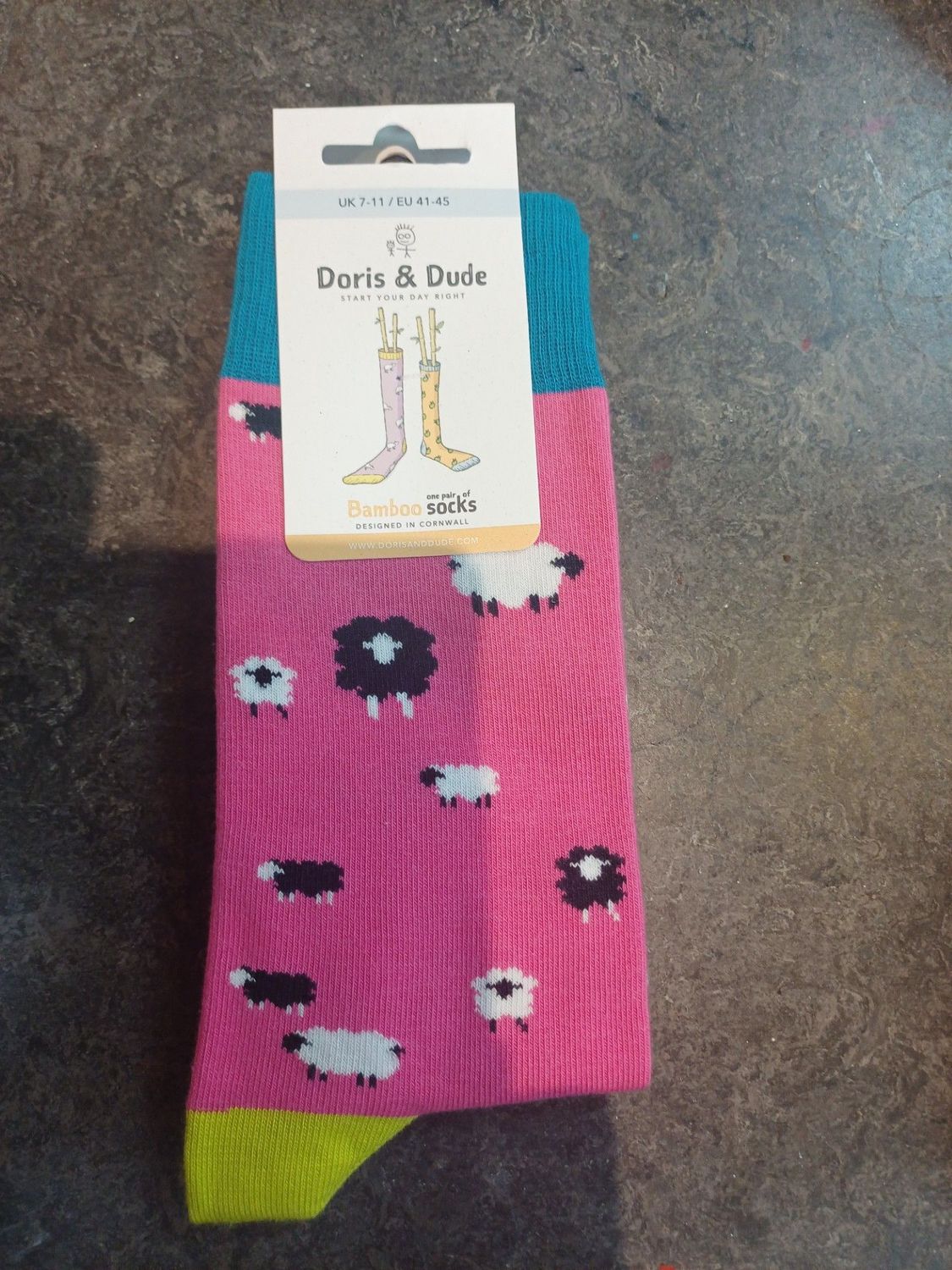 Bamboo Novelty Socks - Mens' 7-11, Design: Sheep on Pink