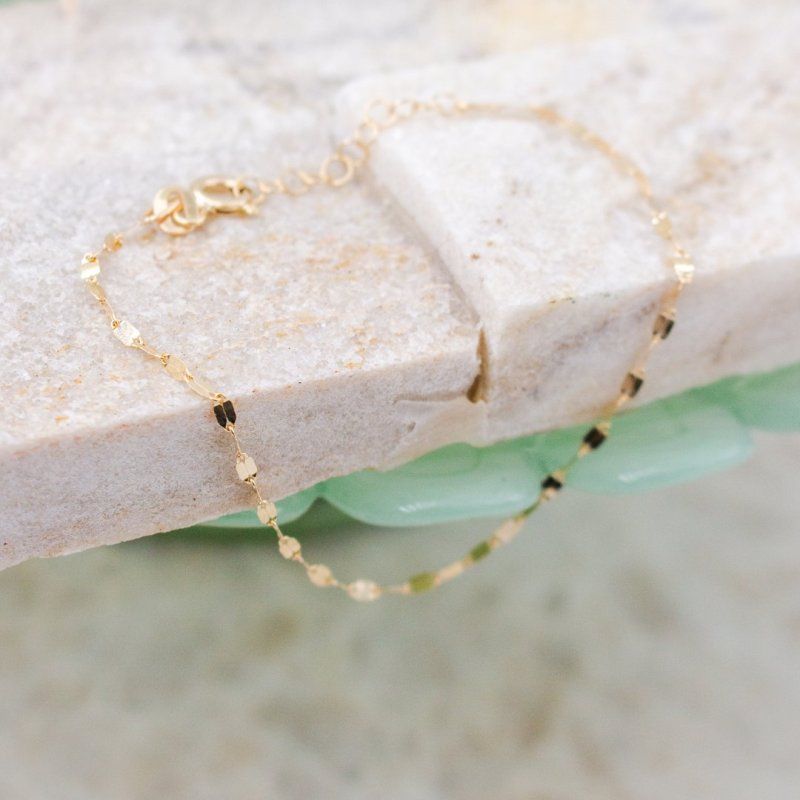 CAMILLE-10k Gold Buckle Chain Bracelet