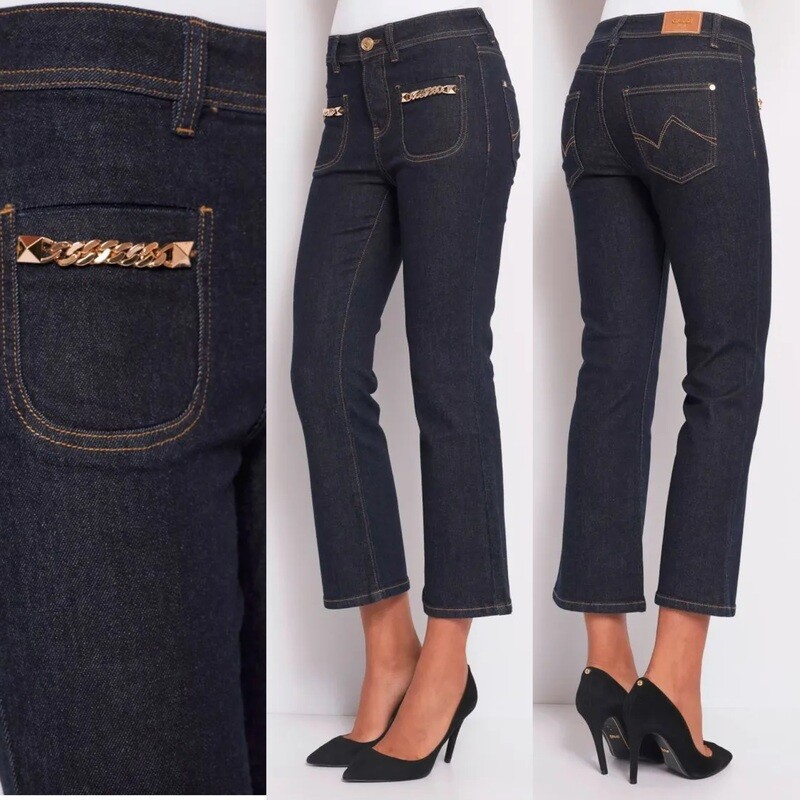Jeans bootcut detalle cadena