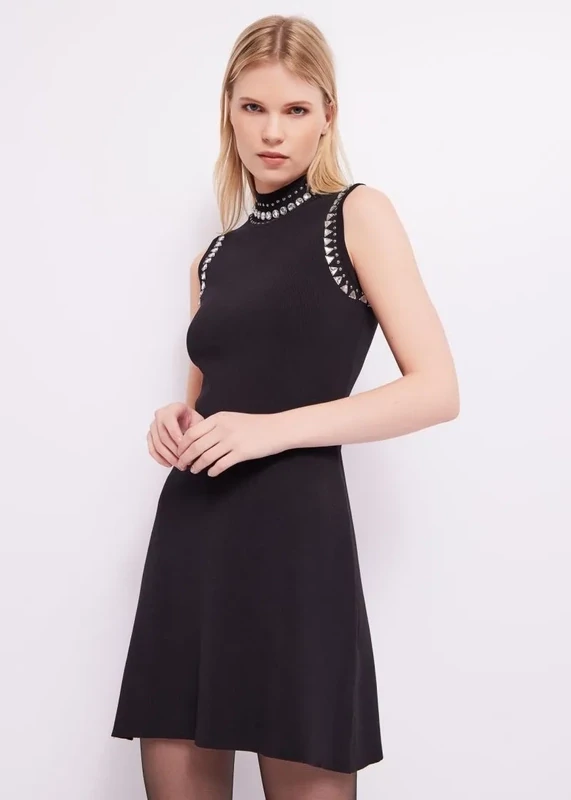 Vestido punto tachas