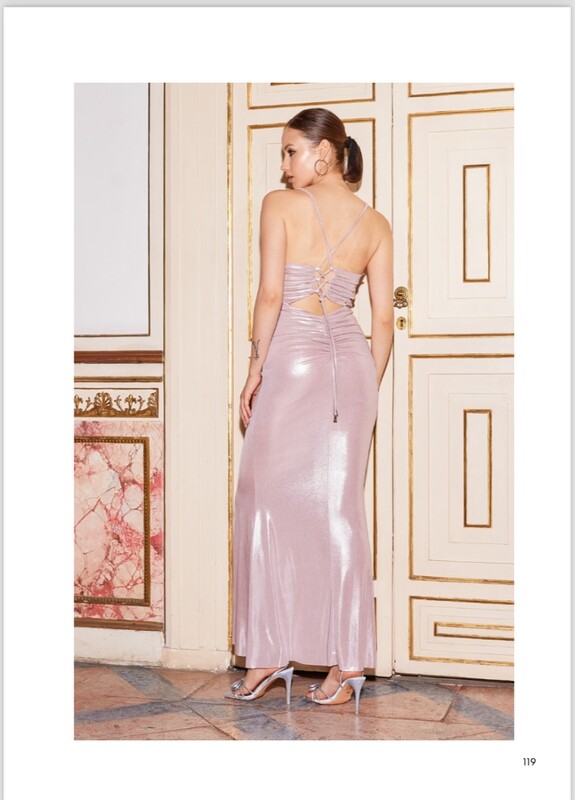 Vestido rosa largo metalizado escote en espalda