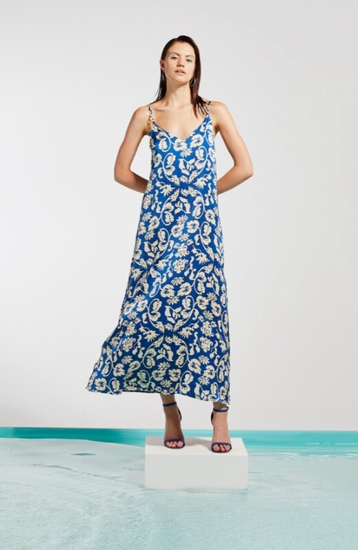 Vestido largo bluette estampa y tirante joya