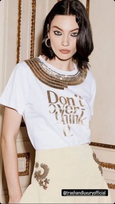 Camiseta m/c collar oro cuello