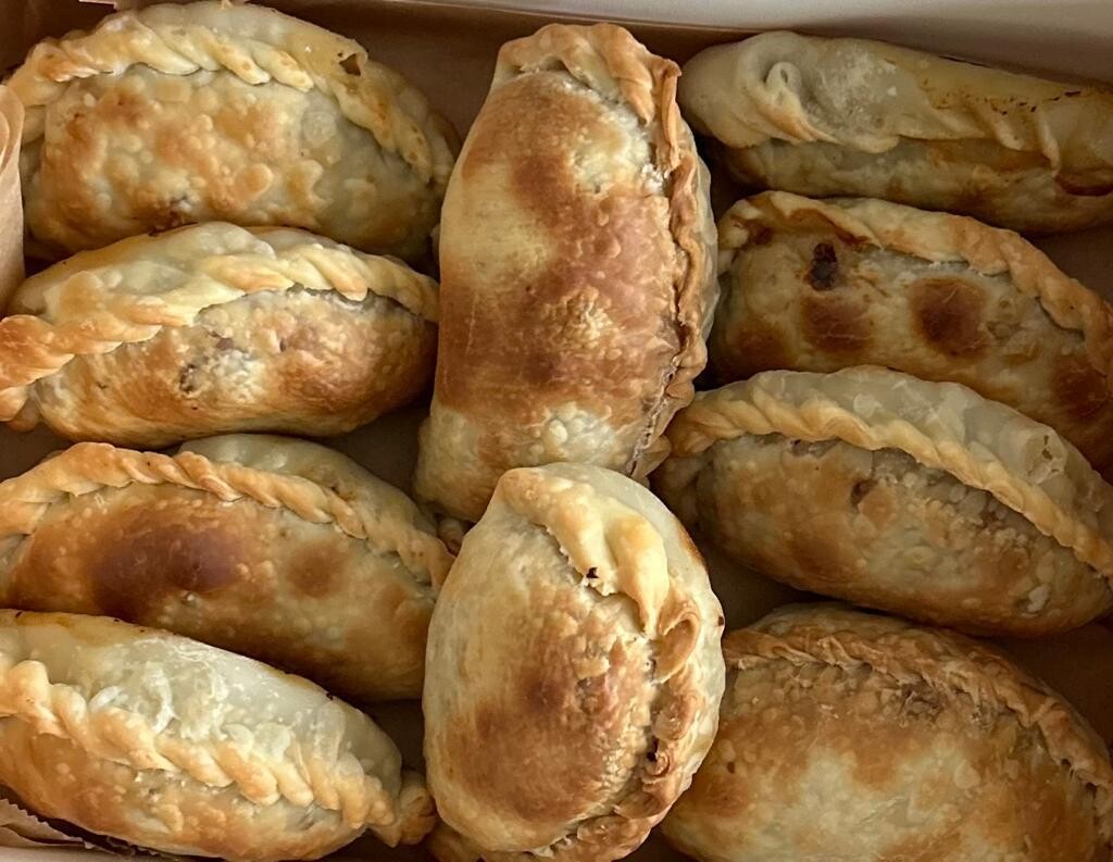EMPANADAS BEEF (12 UNITS)