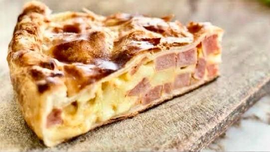 CHEESE,HAM &amp; EGG PIE (+900 GR.)