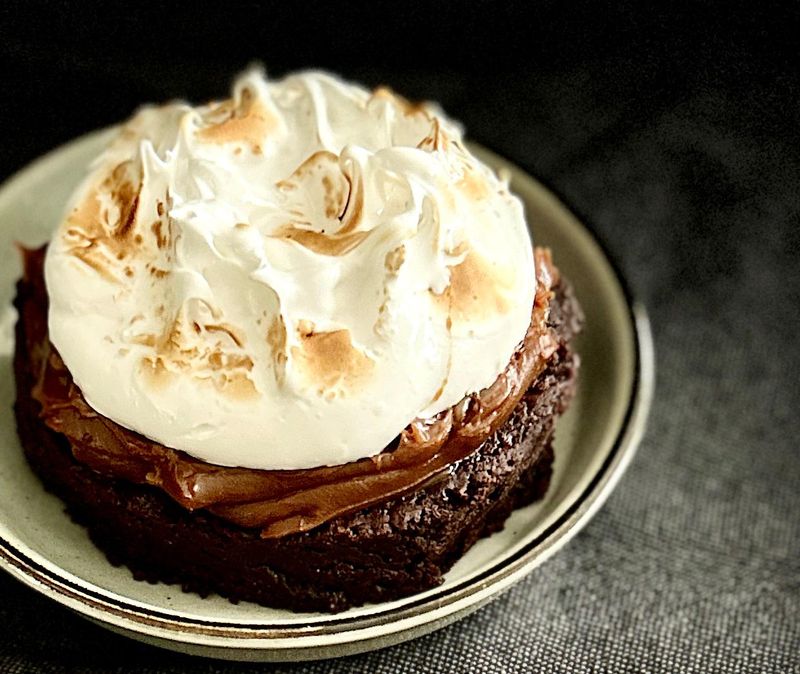 MINI BROWNIE CAKE