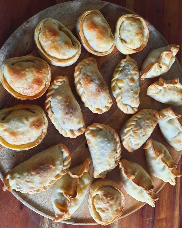 EMPANADAS RUNDVLEES (12 STUKS)