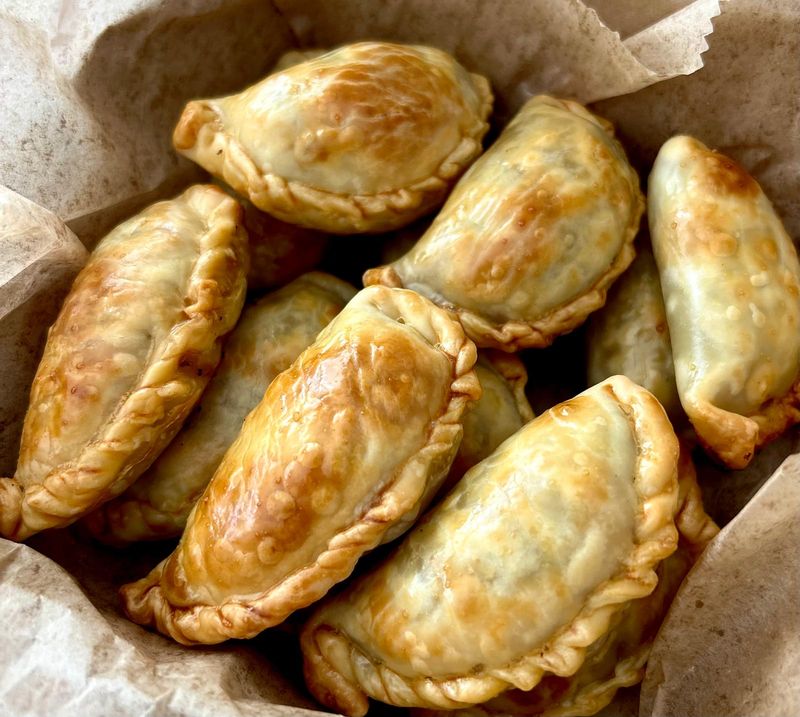 SNACK EMPANADAS - Argentinian Beef (12 UNITS)