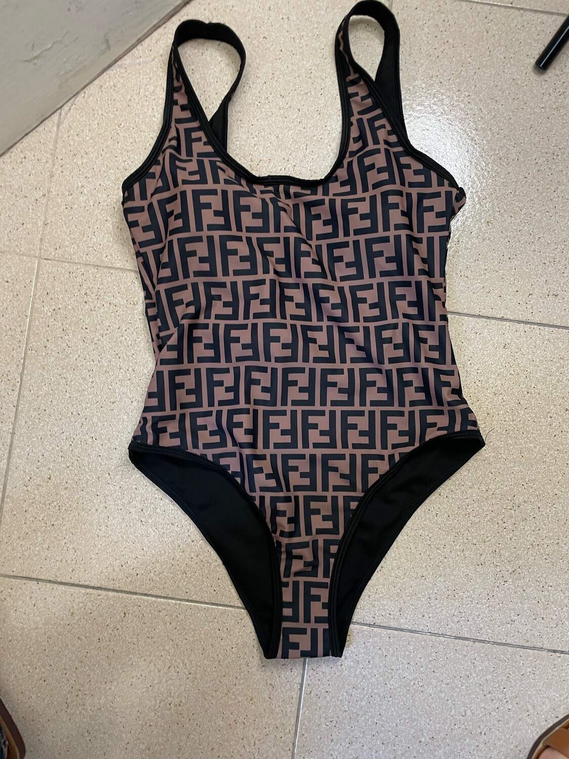 Costume ff marrone