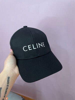 Cappello celi scritta 