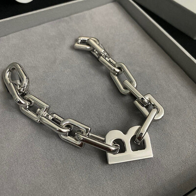 Bracciale B