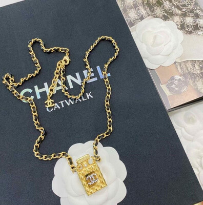 Collana profumo nera 