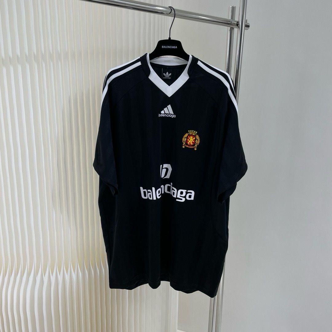 T-shirt Adidas bale