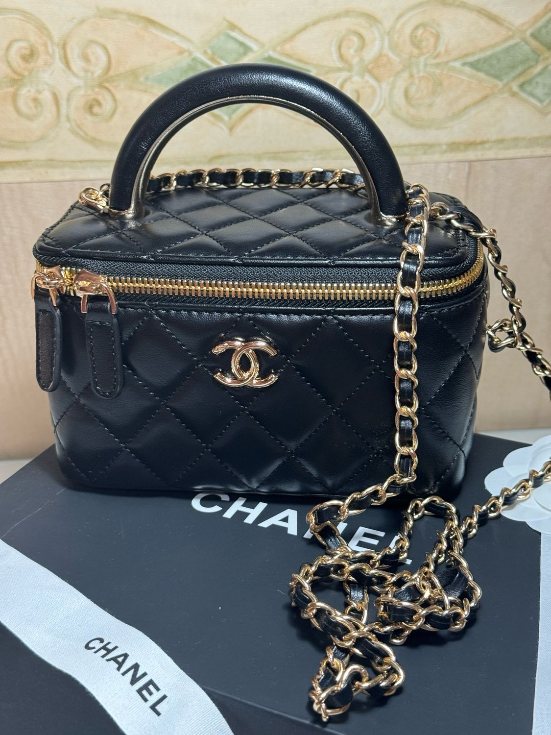 Borsa vanity manico rigido nera