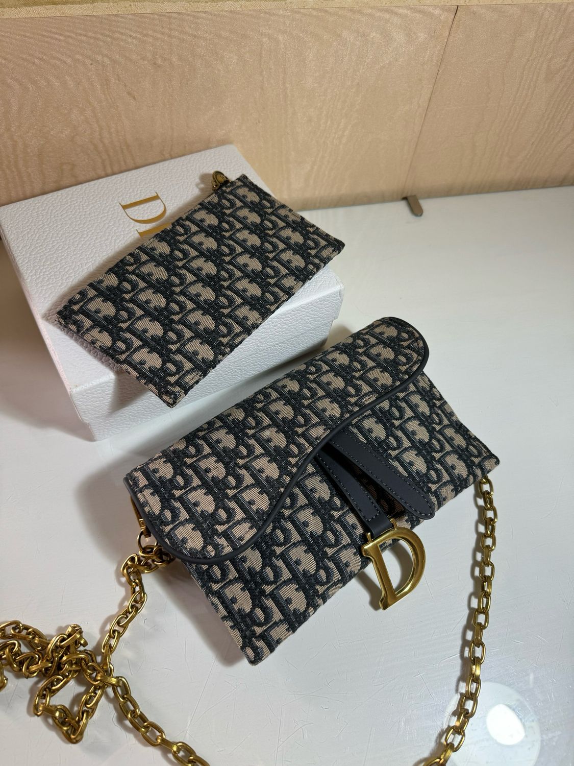 Pochette monogram