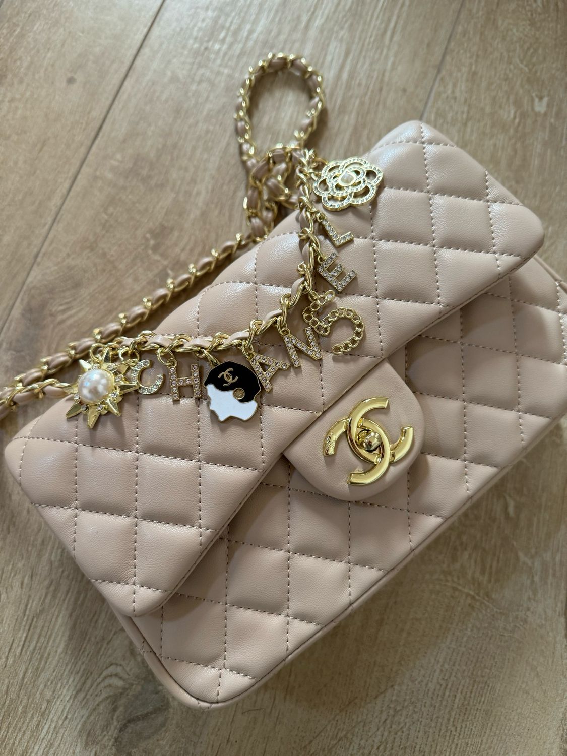 Borsa cha charms nude
