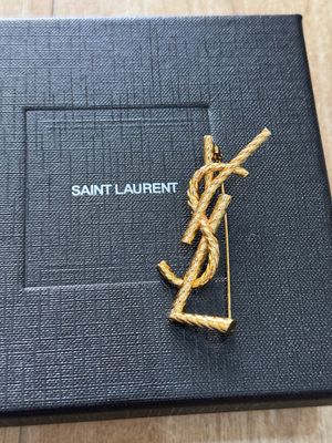Spilla Ysl traccia piccola 