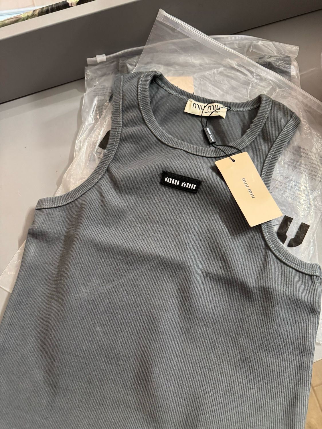 Canotta grigio sporco