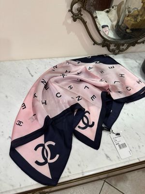 Foulard quadrato blu e rosa