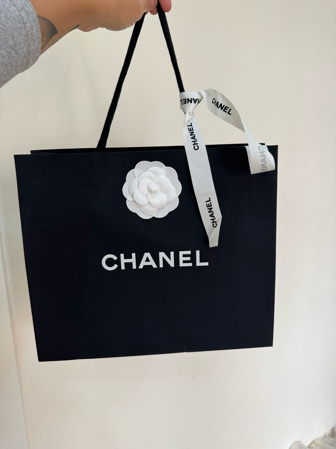 Busta cha fiore e nastro