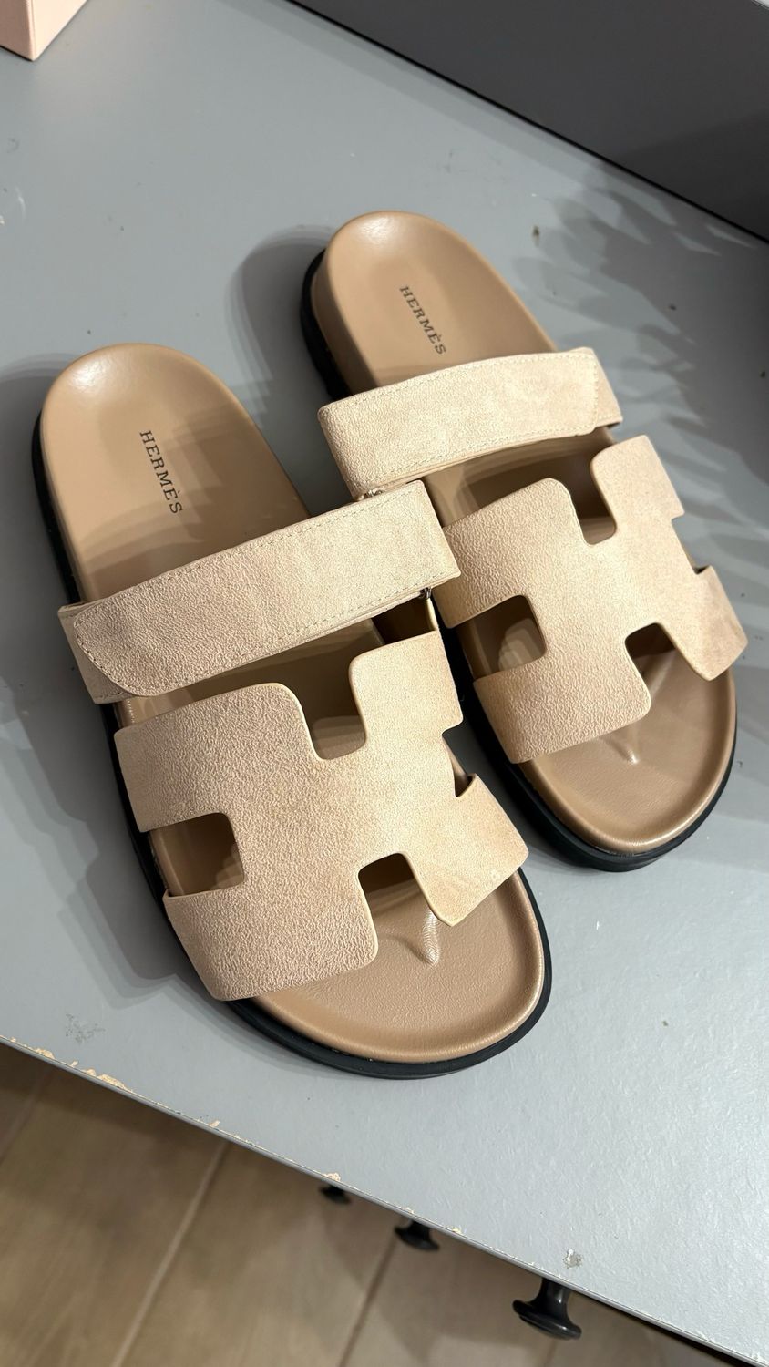 Sandalo herms camoscio