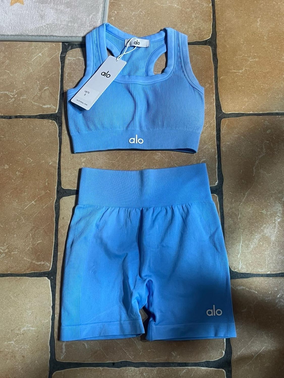 Set shorts e top costine