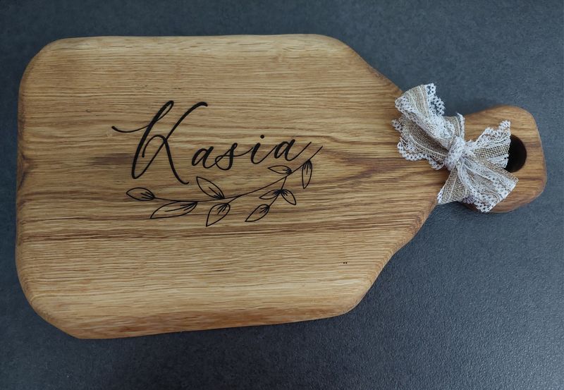 Hrastova deska z napisom